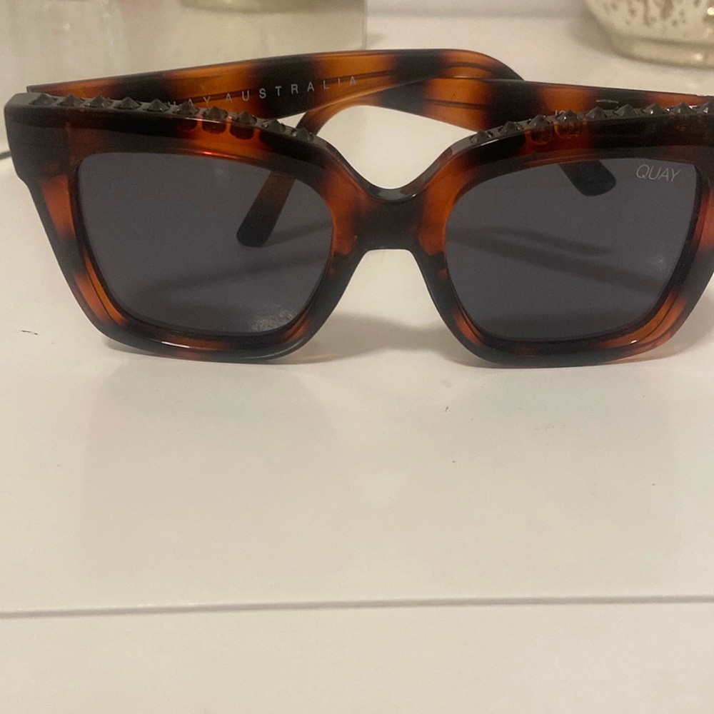 Quay Sunglasses Icy 126 Studded Tortoise Square Discontinued Model